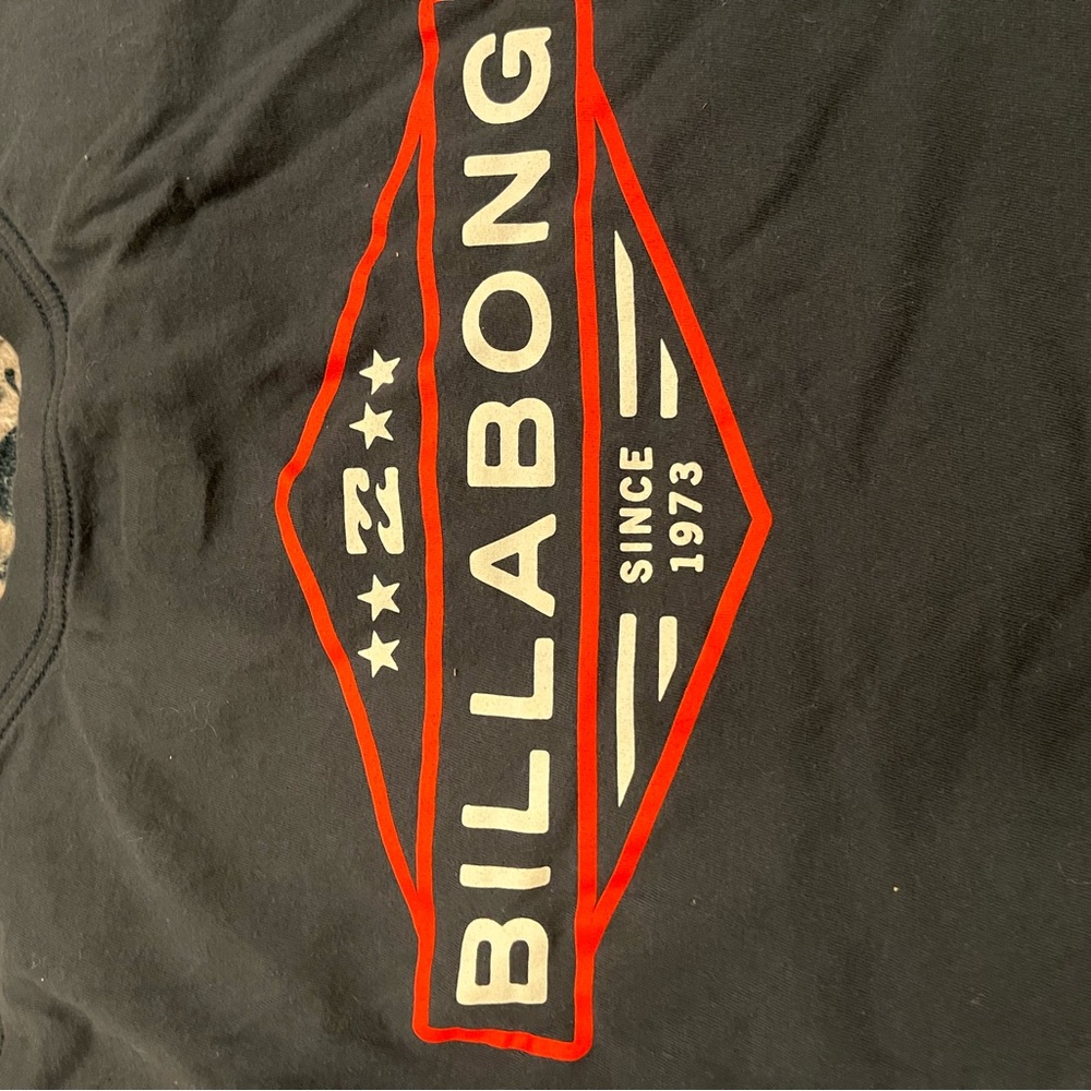 Billabong Gray T-Shirt bundle 2 men’s shirts